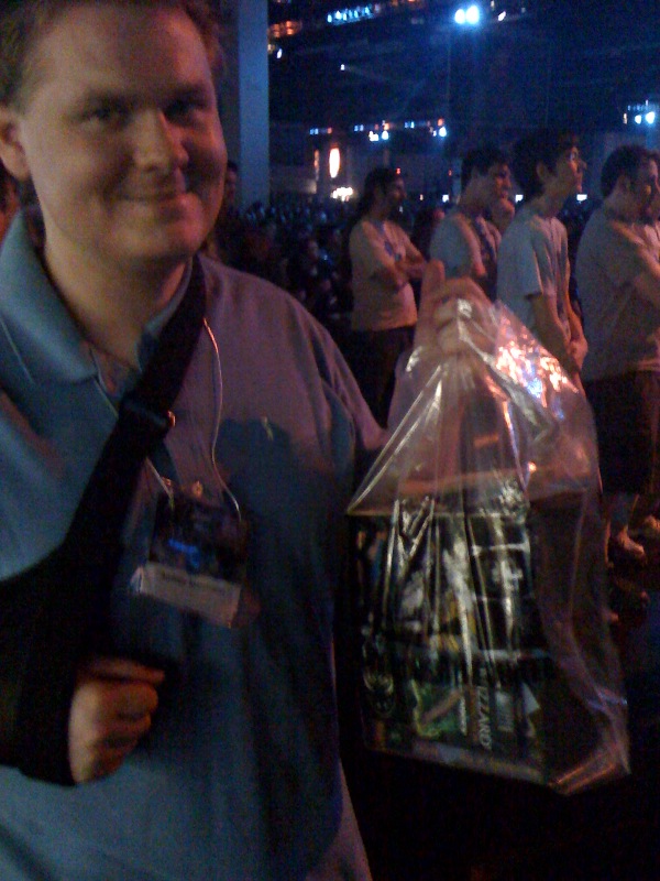 BlizzCon3 The SWAG! (Lord Andrew modeling)